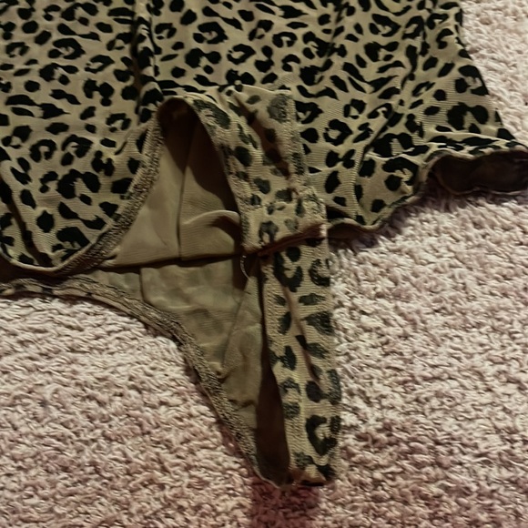 ASTR THE LABEL Leopard-Print Stretch Bodysuit | Size L - Picture 2 of 12